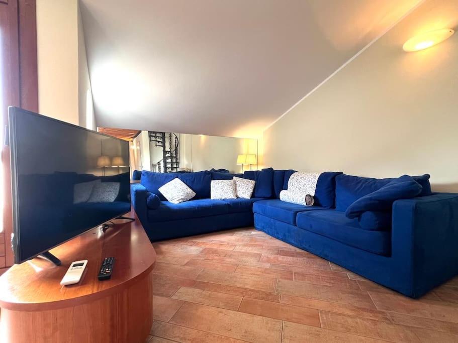Apartamento Attico In Piazza Matteotti Desenzano del Garda Exterior foto