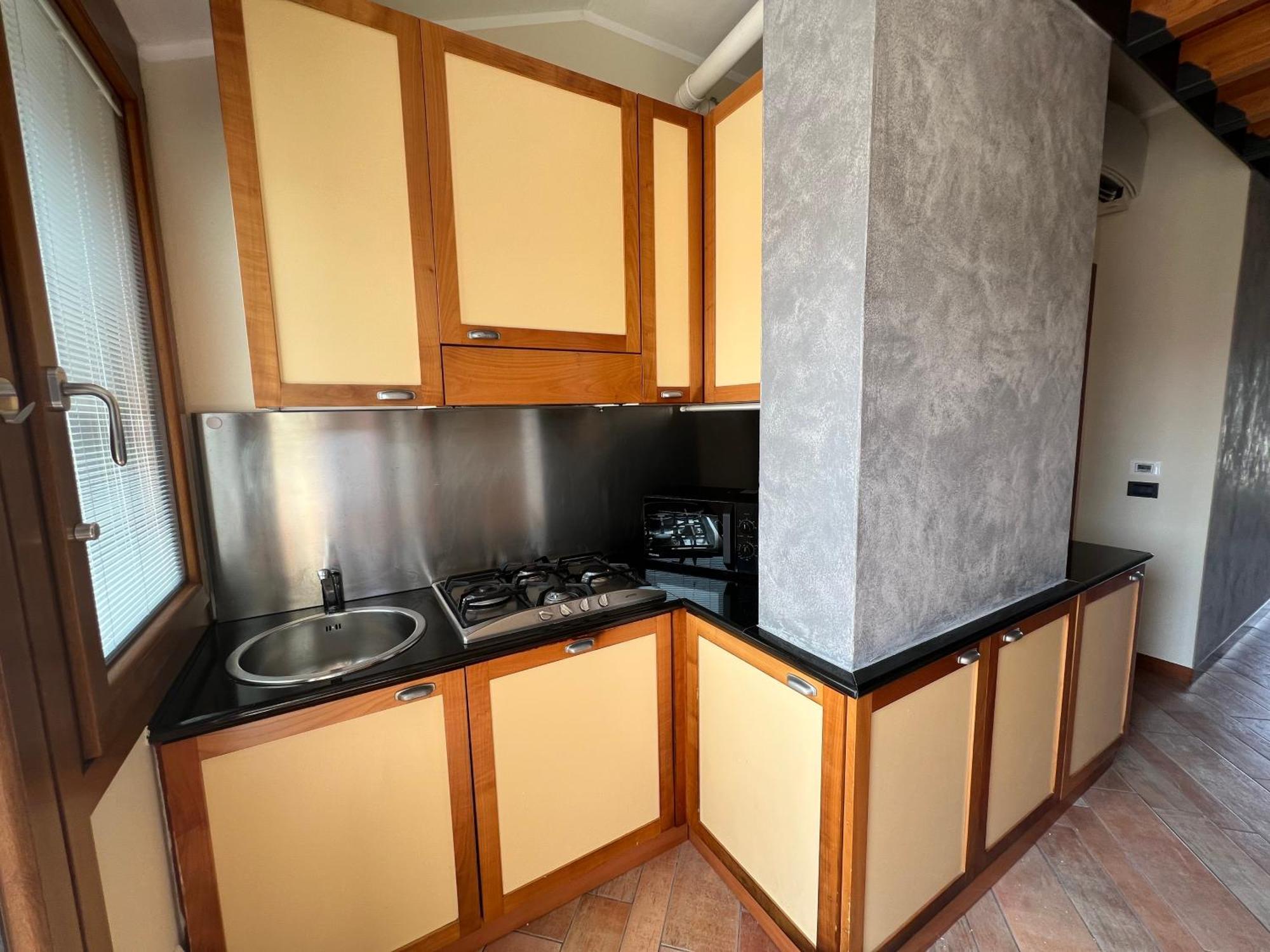Apartamento Attico In Piazza Matteotti Desenzano del Garda Exterior foto