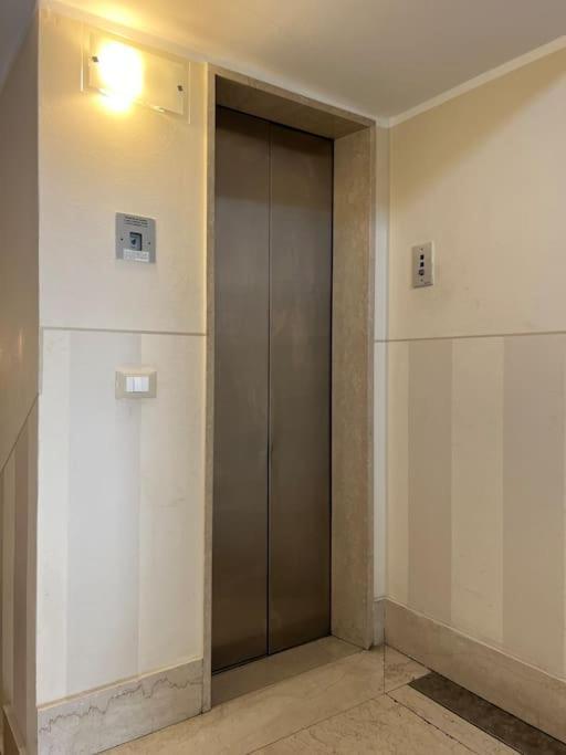 Apartamento Attico In Piazza Matteotti Desenzano del Garda Exterior foto